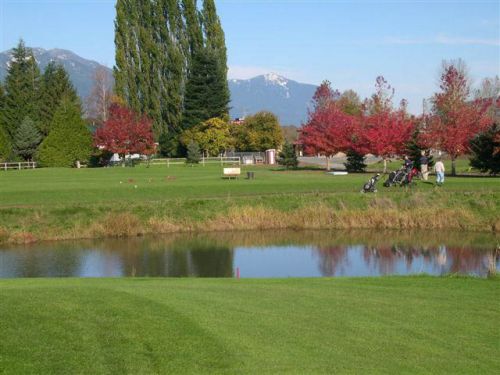 The 19th Hole: Featured Golf-RV Resort - Royalwood Golf ...
