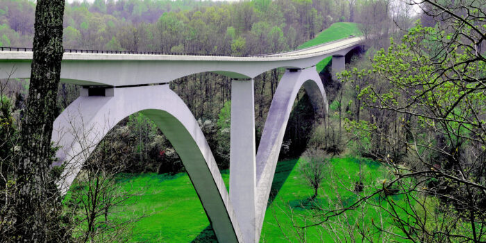 The,Natchez,Trace,Parkway,Bridge,In,Tennessee,Spans,Birdsong,Hollow,