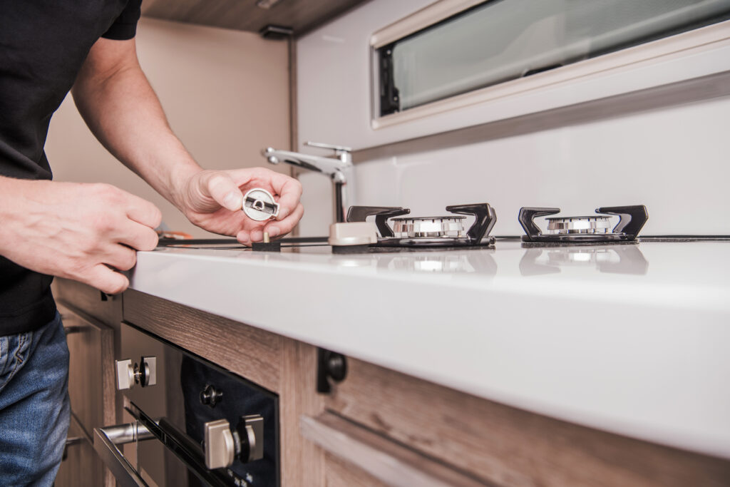 What Are The Pros And Cons Of A Mobile Rv Service