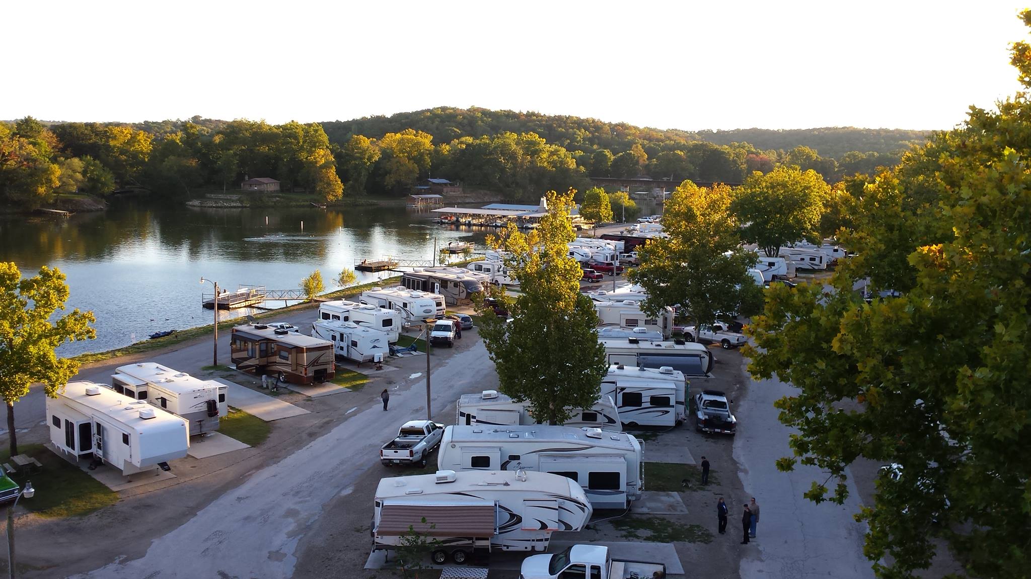 The Best Lakeside RV Park To Visit Before Summer