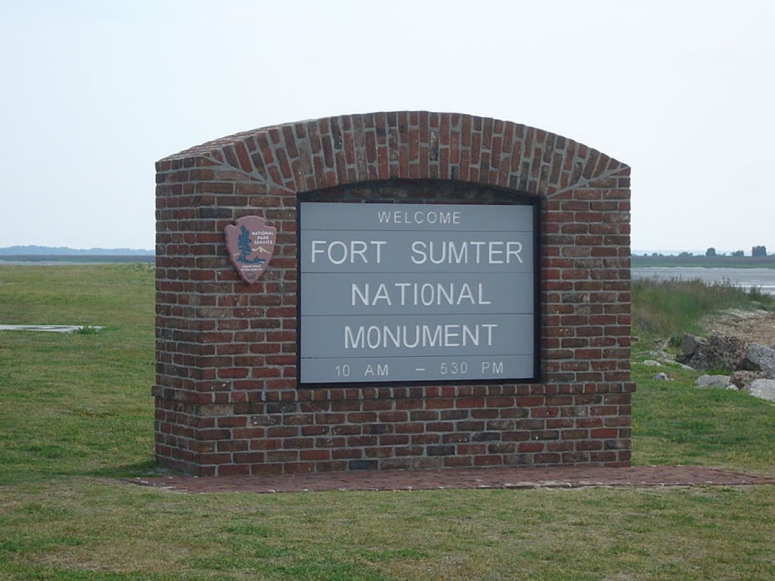 Welcome sign at Fort Sumter National Monument