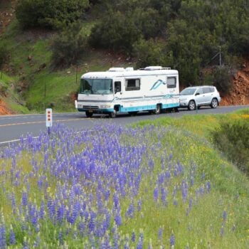 motorhome driving and pulling a tow vehicle - RV driving tips