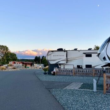 RVs in resort, feature image for where can i park an RV full time?