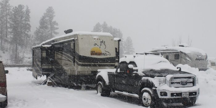 winter RVing without electricity