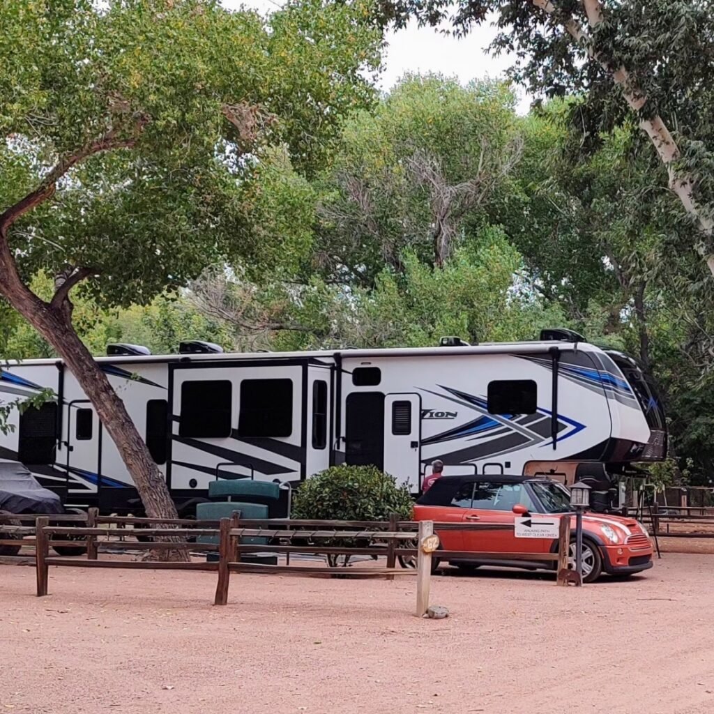 Fifth wheel campsit at Zane Grey RV VIllage (Image by: @lchrisman, RV LIFE Campgrounds)